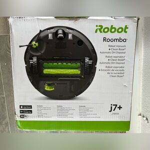 Roomba J7+ Self Emptying Robot
